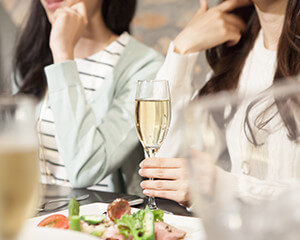 女子会に